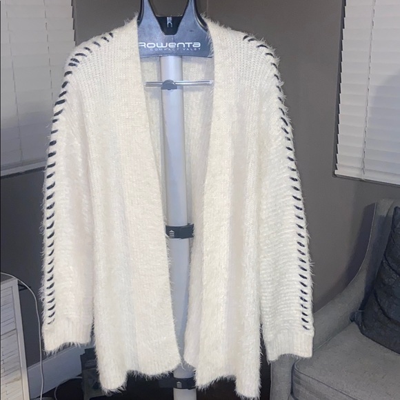 1.State Whipstitch Trim Cardigan - Picture 2 of 4